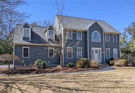 1 Jennifer Ln North Smithfield, RI 02896
