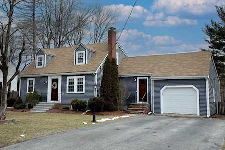 5 Damon Street North Reading, MA 01864