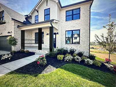 4262 Captains Ct Lexington, KY 40513