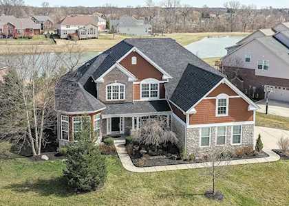 2801 Brookline Ct Zionsville, IN 46077