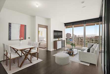 1768 Cook Street #1604 Vancouver, BC V5Y 0N3