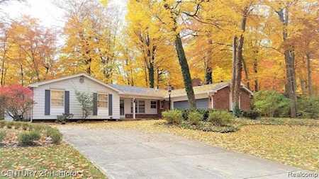 21261 Woodhill Dr Farmington Hills, MI 48167