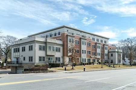 321 Hammond Pond Parkway #307 Brookline, MA 02467