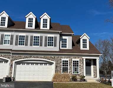 4 Westhampton Dr Wilmington, DE 19808