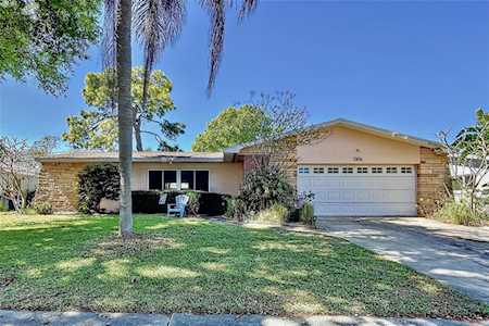 1306 Whispering Pines Dr Clearwater, FL 33764