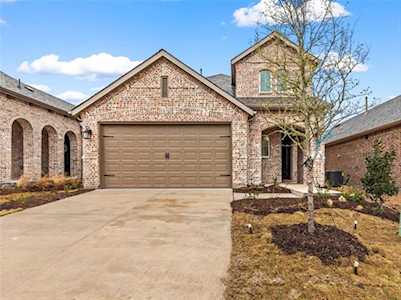 1813 Horseshoe Lane Van Alstyne, TX 75495