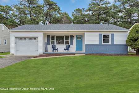 26 Sheepshead Dr Toms River, NJ 08757