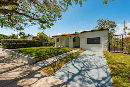 1960 SW 33rd Ct Miami, FL 33145