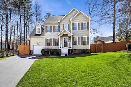 8238 Angela Nicole Ln Mechanicsville, VA 23111