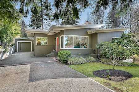 2705 NE 100th St Seattle, WA 98125