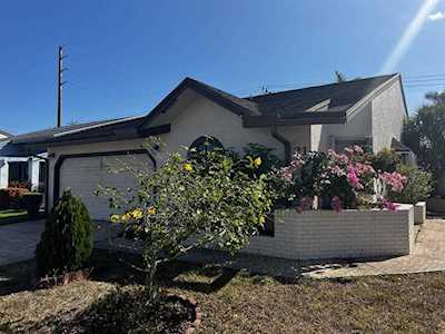 21 Thurlow Drive Boynton Beach, FL 33426