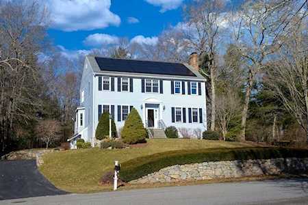 9 Darlene Drive Southborough, MA 01772