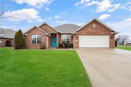 102 Skinner St Centerton, AR 72719