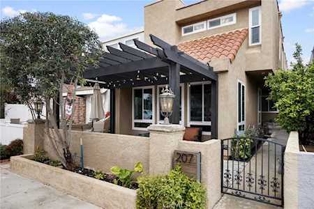 207 Utica Ave Huntington Beach, CA 92648