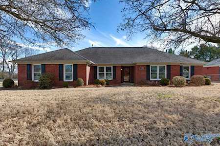 129 Derwent Lane Huntsville, AL 35810