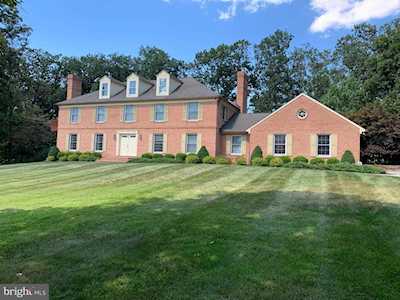 12 Lochwynd Ct Phoenix, MD 21131
