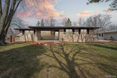 2095 Rollins St Grand Blanc Twp, MI 48439