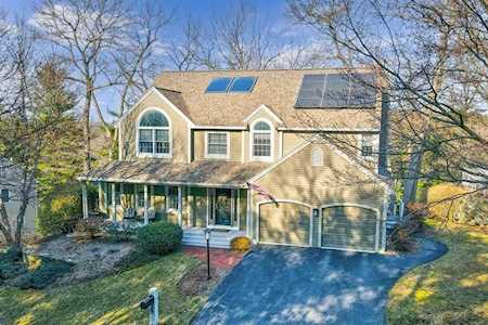 10 Pheasantwood Terrace Wakefield, MA 01880