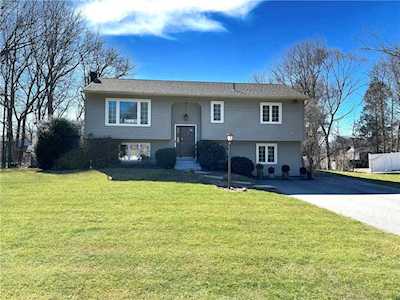 54 Vincent Way Cranston, RI 02921