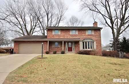 5914 N Sherwood Ln Peoria, IL 61614