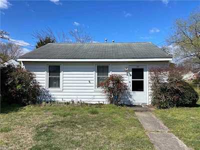 1529 Edson Terrace Hampton, VA 23663