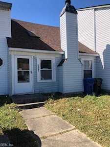 3249 Creekside Dr Virginia Beach, VA 23453