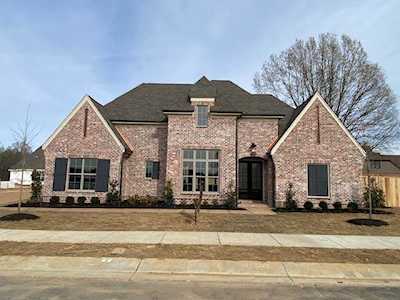 718 E Windsor Hill Cir Collierville, TN 38017