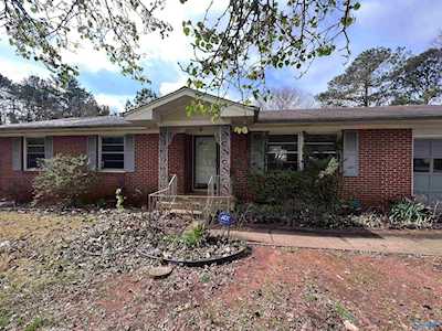 1105 NW Hewitt Street Huntsville, AL 35816
