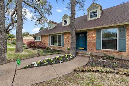 216 Huntingdon Drive Irving, TX 75061