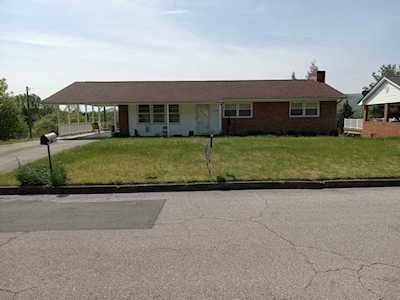 1504 Brushy Mountain Salem, VA 24153