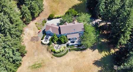 7252 NE High School Rd Bainbridge Island, WA 98110