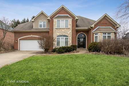 2S418 Canterbury Ct Glen Ellyn, IL 60137