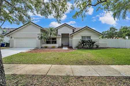 16340 NW 11th St Pembroke Pines, FL 33028