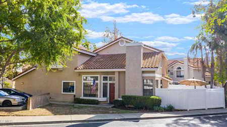4806 Via Bensa Oak Park, CA 91377