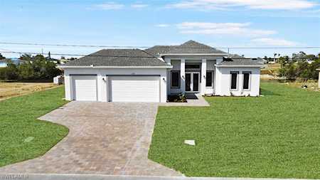 625 NE 11th Terrace Cape Coral, FL 33909