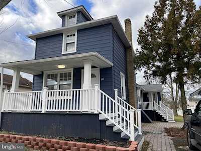 18 Orchard Ave Blackwood, NJ 08012