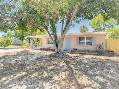 1702 58th Avenue Dr W Bradenton, FL 34207