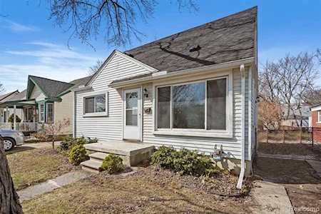 18247 Fox Redford Twp, MI 48240