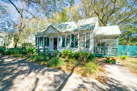 622 Venning St McClellanville, SC 29458
