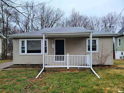 216 Randolph St East Peoria, IL 61611-3265