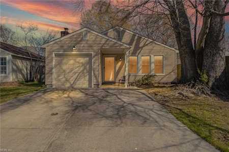 4820 Fountain Hall Dr Virginia Beach, VA 23464