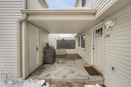 253 Dejon Court Woodbury, MN 55125