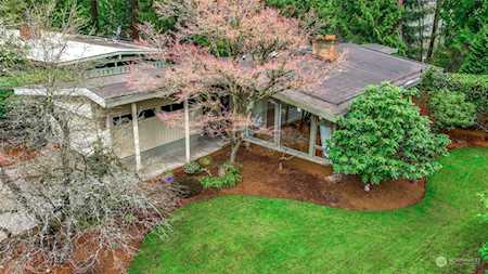 10656 Woodhaven Ln Bellevue, WA 98004