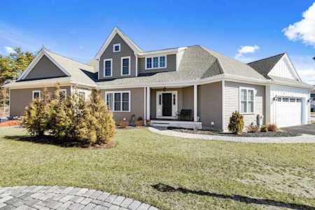 25 Mountain Laurel Way Plymouth, MA 02360