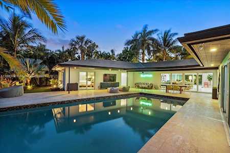 2516 Bayview Dr Fort Lauderdale, FL 33305