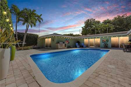 2600 NE 6th Ct Fort Lauderdale, FL 33304