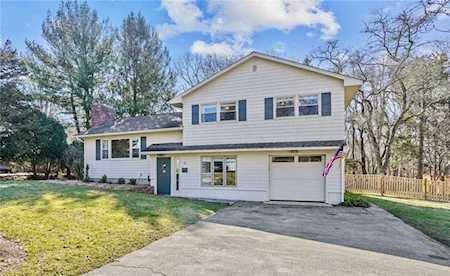 12 Duffield Rd Bristol, RI 02809
