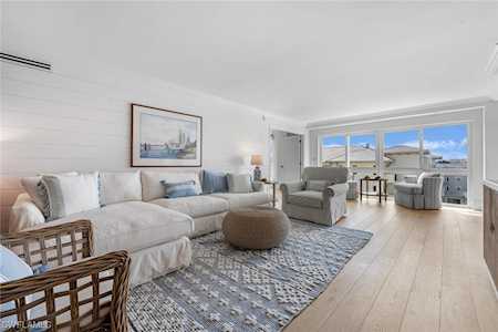 1900 N Gulf Shore Blvd #403 Naples, FL 34102