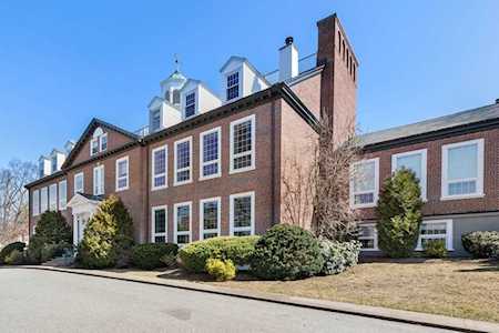 40 Seaver St #10 Wellesley, MA 02481