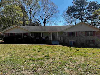 135 Country Roads Drive Stockbridge, GA 30281